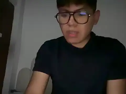 Snapshot of sweetxnico chatting on 10.04.25 sweetxnico online show from 10.04.25
