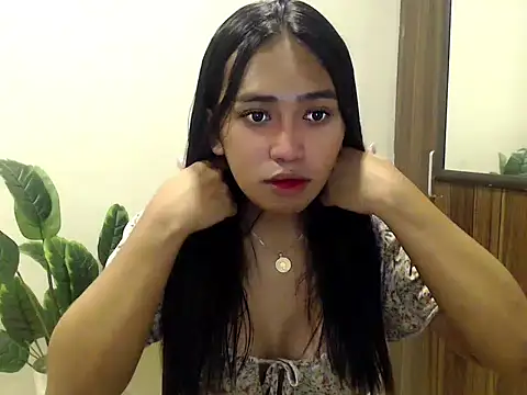 Snapshot of pinay_sofia chatting on 05.20.26 pinay sofia online show from 05.20.26