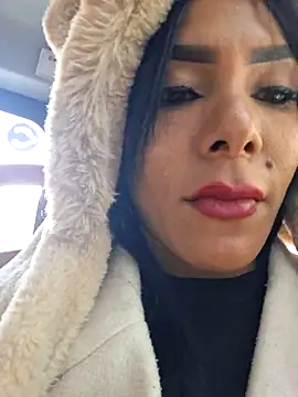 Doll Loren online show from 11.13.25