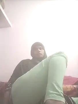 Snapshot of sonalicrossy chatting on 11.21.25 sonalicrossy online show from 11.21.25