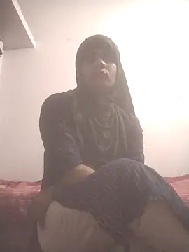 Snapshot of sonalicrossy chatting on 04.17.26 sonalicrossy online show from 04.17.26