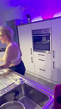 German Milf online show from 03.22.25