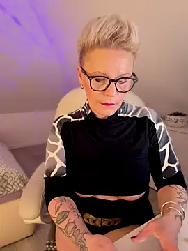 German Milf online show from 02.12.26