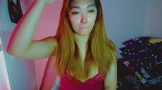 TR4NSCUTI3 online show from 12.08.24