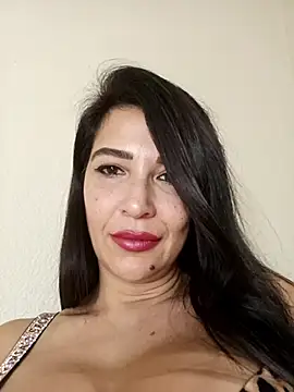 Snapshot of Cataleya80 chatting on 12.20.25 Cataleya80 online show from 12.20.25