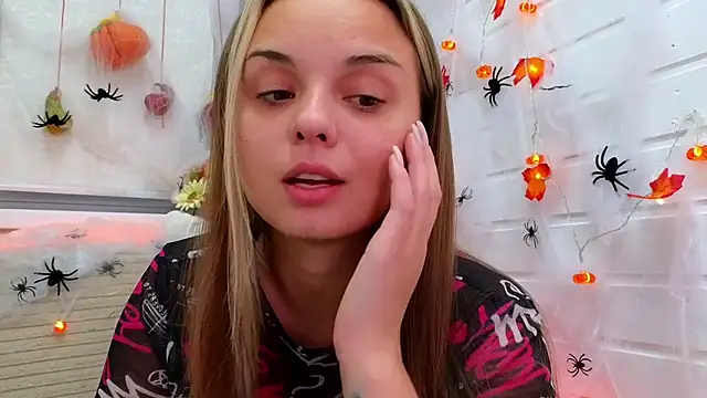 Snapshot of Misss_Vikk chatting on 11.01.25 Misss Vikk online show from 11.01.25