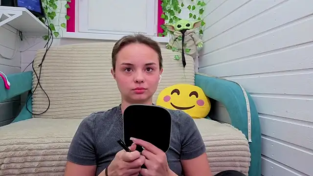 Snapshot of Misss_Vikk chatting on 11.09.25 Misss Vikk online show from 11.09.25