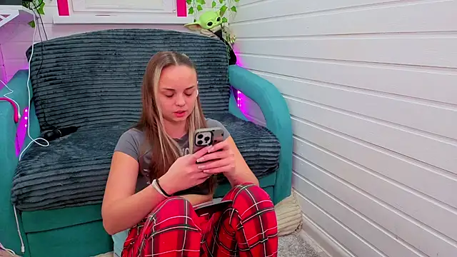 Snapshot of Misss_Vikk chatting on 11.25.25 Misss Vikk online show from 11.25.25