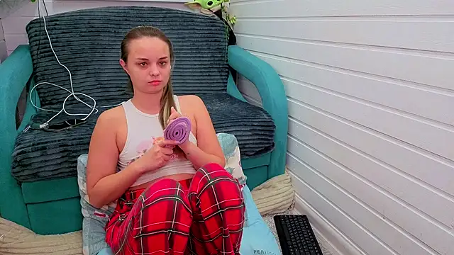 Snapshot of Misss_Vikk chatting on 11.27.25 Misss Vikk online show from 11.27.25