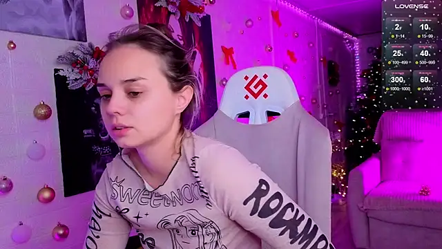 Snapshot of Misss_Vikk chatting on 12.15.25 Misss Vikk online show from 12.15.25