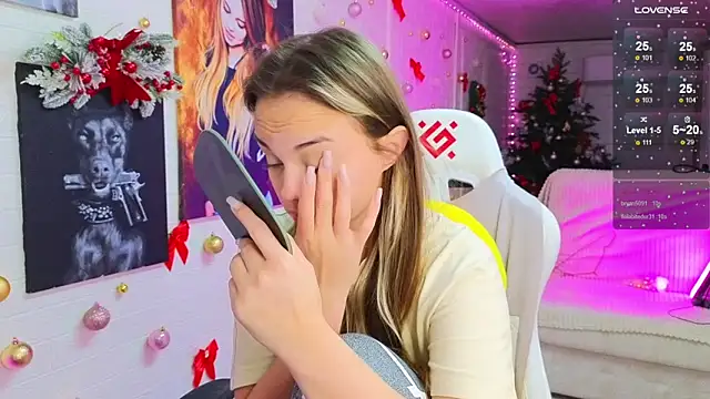 Snapshot of Misss_Vikk chatting on 12.20.25 Misss Vikk online show from 12.20.25