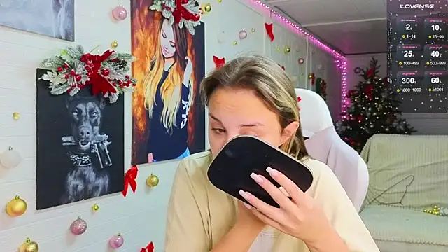 Snapshot of Misss_Vikk chatting on 12.21.25 Misss Vikk online show from 12.21.25