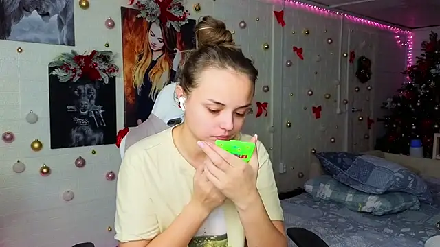 Snapshot of Misss_Vikk chatting on 01.07.26 Misss Vikk online show from 01.07.26