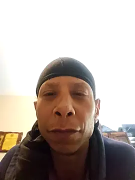 Snapshot of Vybezmaster chatting on 11.17.25 Vybezmaster online show from 11.17.25