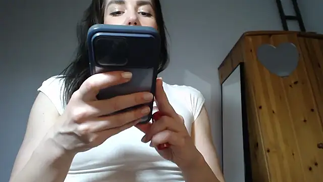 Snapshot of Lisakisss chatting on 05.26.26 Lisakisss online show from 05.26.26