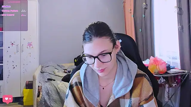 Snapshot of MollyLollipop chatting on 02.10.26 MollyLollipop online show from 02.10.26