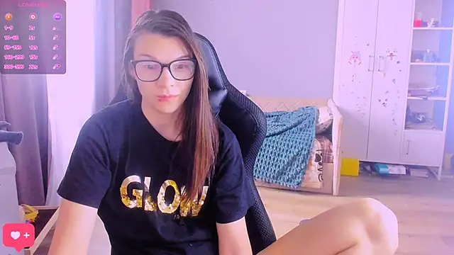 Snapshot of MollyLollipop chatting on 03.10.26 MollyLollipop online show from 03.10.26