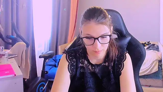 Snapshot of MollyLollipop chatting on 04.29.26 MollyLollipop online show from 04.29.26