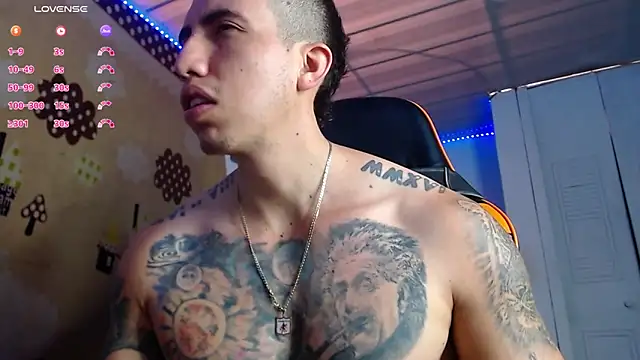 Snapshot of Adam_Hudsond chatting on 12.05.25 Adam Hudsond online show from 12.05.25