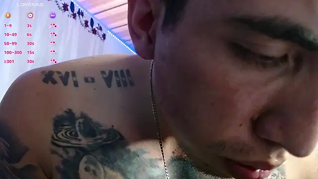 Snapshot of Adam_Hudsond chatting on 12.18.25 Adam Hudsond online show from 12.18.25