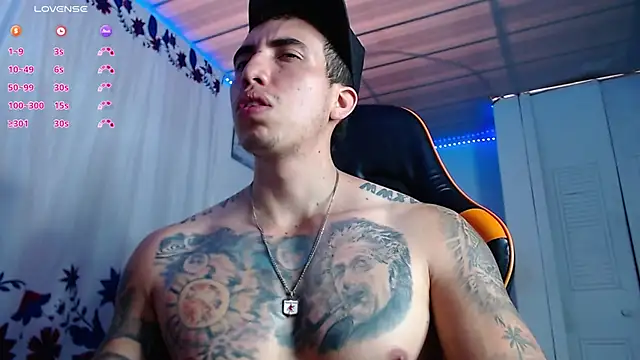 Snapshot of Adam_Hudsond chatting on 12.20.25 Adam Hudsond online show from 12.20.25