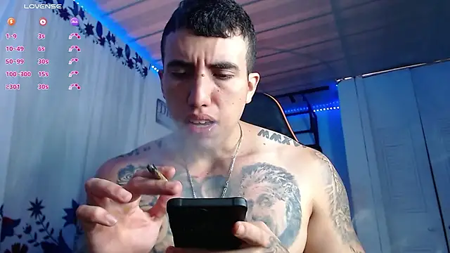 Snapshot of Adam_Hudsond chatting on 01.13.26 Adam Hudsond online show from 01.13.26