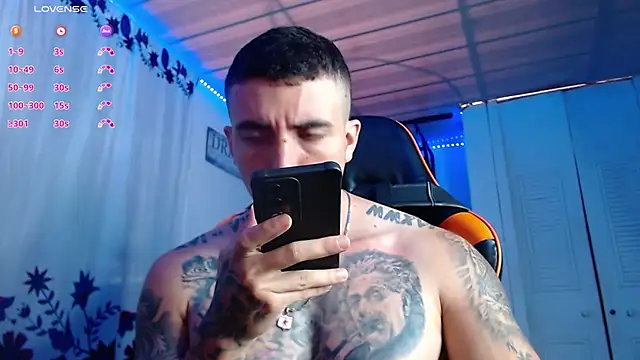 Snapshot of Adam_Hudsond chatting on 01.14.26 Adam Hudsond online show from 01.14.26