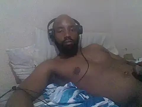 Snapshot of KAYBEEDEFREAK chatting on 02.01.25 KAYBEEDEFREAK online show from 02.01.25