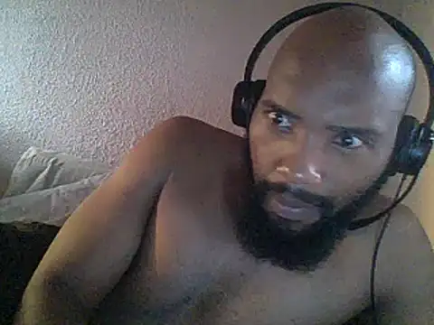 Snapshot of KAYBEEDEFREAK chatting on 02.05.25 KAYBEEDEFREAK online show from 02.05.25