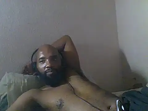 Snapshot of KAYBEEDEFREAK chatting on 02.05.25 KAYBEEDEFREAK online show from 02.05.25