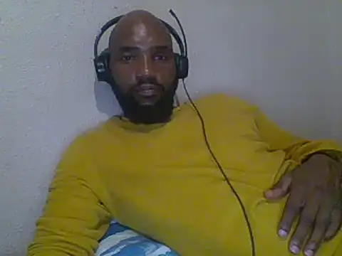 Snapshot of KAYBEEDEFREAK chatting on 02.13.25 KAYBEEDEFREAK online show from 02.13.25