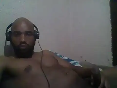 Snapshot of KAYBEEDEFREAK chatting on 02.14.25 KAYBEEDEFREAK online show from 02.14.25