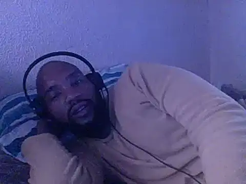 Snapshot of KAYBEEDEFREAK chatting on 02.14.25 KAYBEEDEFREAK online show from 02.14.25