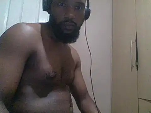 Snapshot of KAYBEEDEFREAK chatting on 02.14.25 KAYBEEDEFREAK online show from 02.14.25