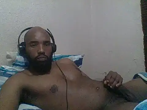 Snapshot of KAYBEEDEFREAK chatting on 02.15.25 KAYBEEDEFREAK online show from 02.15.25