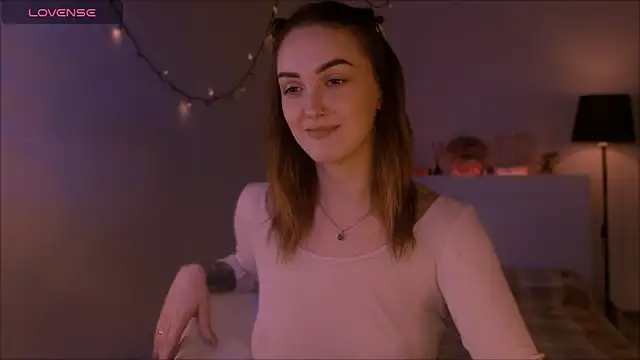 LilyFarey online show from 10.02.25