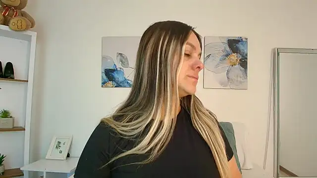 Snapshot of Isabella_Harley chatting on 07.10.26 Isabella Harley online show from 07.10.26
