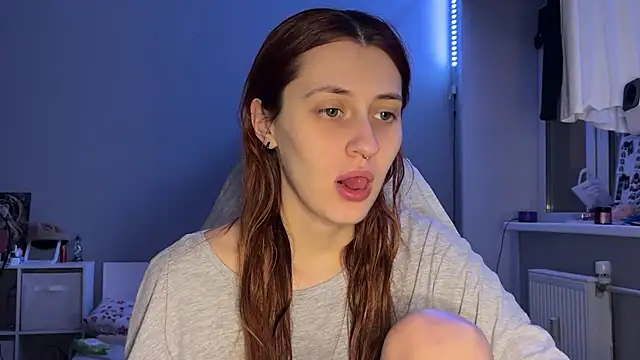 Uniarten online show from 10.28.25