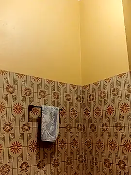 White rabbit  online show from 02.05.25