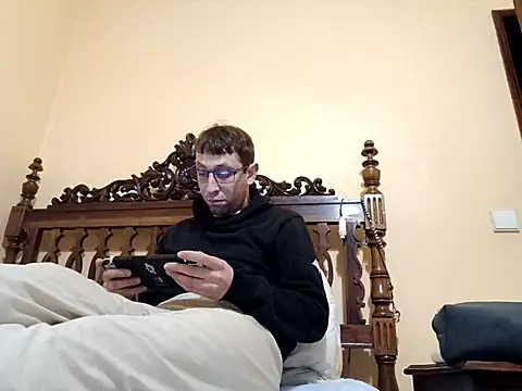 White rabbit  online show from 11.25.25