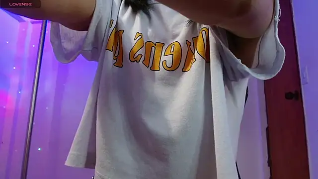 Snapshot of Martina1369 chatting on 02.17.26 Martina1369 online show from 02.17.26