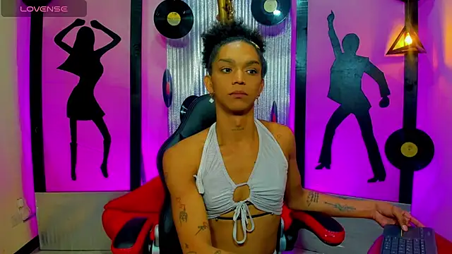 nickyminach  online show from 02.11.26