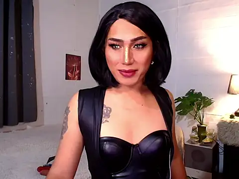 Snapshot of MissMagdalena chatting on 12.19.25 MissMagdalena online show from 12.19.25