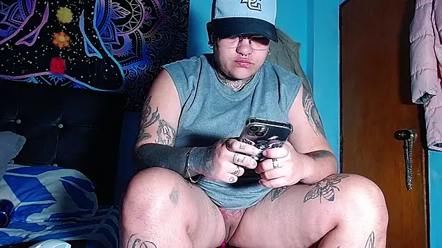 Snapshot of Techno_420_ chatting on 02.11.26 Techno 420 online show from 02.11.26