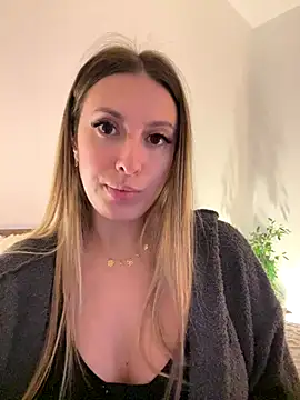 Eva Ryen online show from 10.23.25