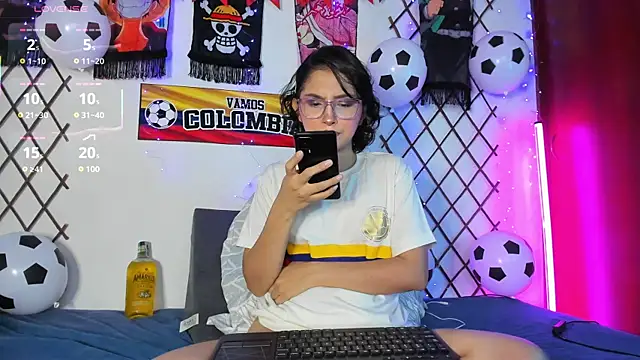 Snapshot of Alice_jacobs1 chatting on 07.04.26 Alice jacobs1 online show from 07.04.26