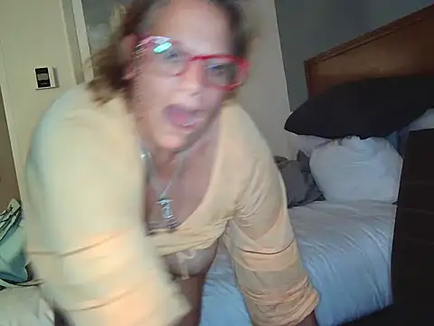 Snapshot of Victoria121565 chatting on 03.27.26 Victoria121565 online show from 03.27.26