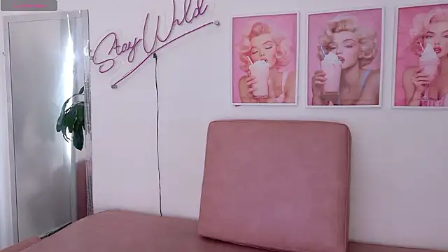 Snapshot of Adele_LatinLady chatting on 02.05.26 Adele LatinLady online show from 02.05.26