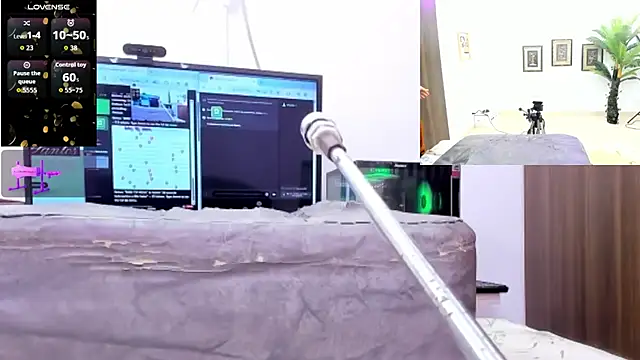 Paulina Davis  online show from 09.21.25