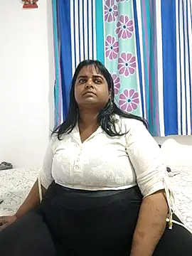 Snapshot of SusanaEshwar chatting on 07.17.26 SusanaEshwar online show from 07.17.26